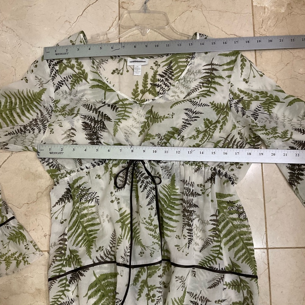 Lightweight Blouse, 55% Silk, 45% Cotton, White and Green Leaf Print, Sz 12 - Picture 10 of 13